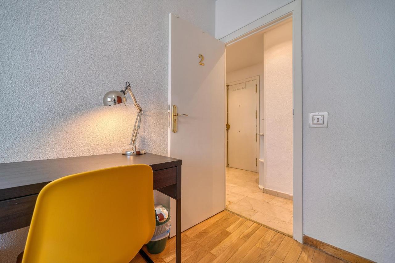 B Casacafe Madrid Pozuelo 2 Bano Fuera De La Habitacion O Compartido Pozuelo de Alarcón Екстериор снимка