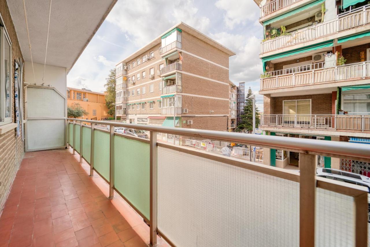 B Casacafe Madrid Pozuelo 2 Bano Fuera De La Habitacion O Compartido Pozuelo de Alarcón Екстериор снимка
