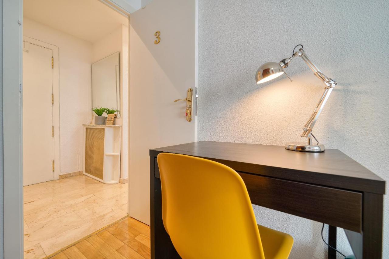 B Casacafe Madrid Pozuelo 2 Bano Fuera De La Habitacion O Compartido Pozuelo de Alarcón Екстериор снимка