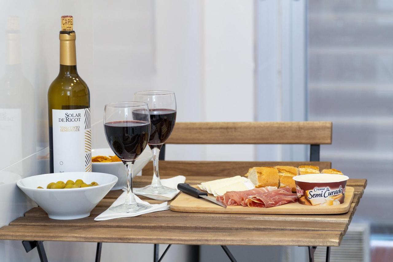 B Casacafe Madrid Pozuelo 2 Bano Fuera De La Habitacion O Compartido Pozuelo de Alarcón Екстериор снимка